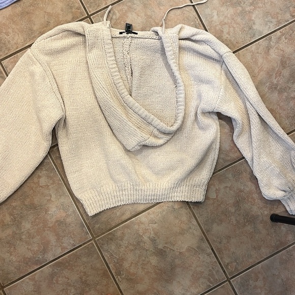 Forever 21 sweater - Picture 2 of 3